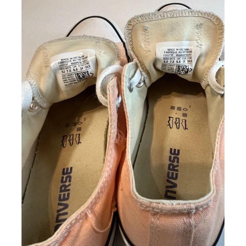 Converse Women's Chuck Taylor All Star Classic Low Sneakers Peach Sz 7.5 Damaged